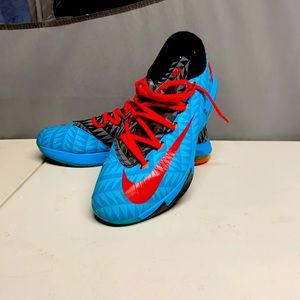 KDs. Size 11 barely worn!